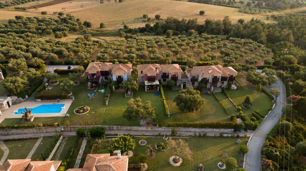 Rastoni Fabienne Shared Pool Maisonette, Afitos Bagian luar foto