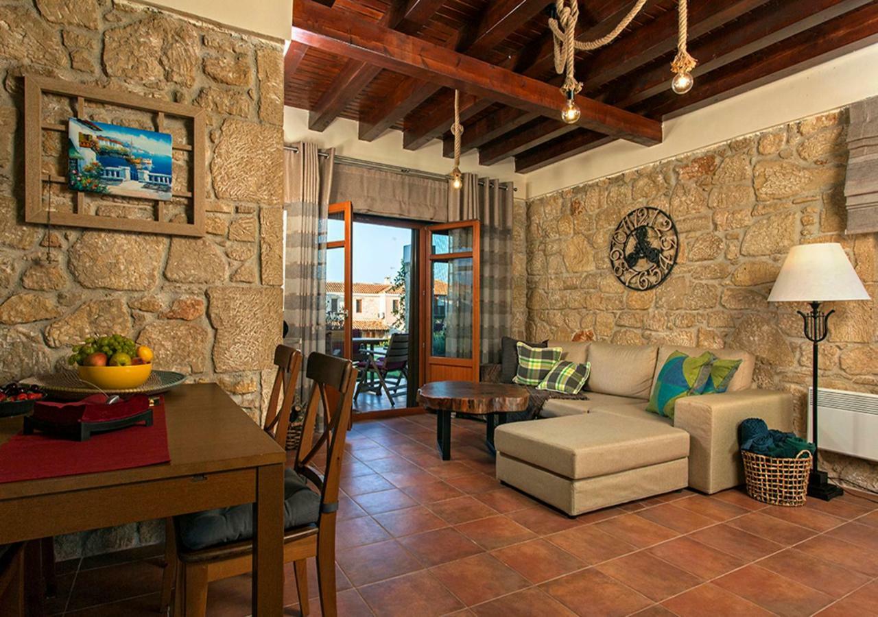 Rastoni Fabienne Shared Pool Maisonette, Afitos Bagian luar foto