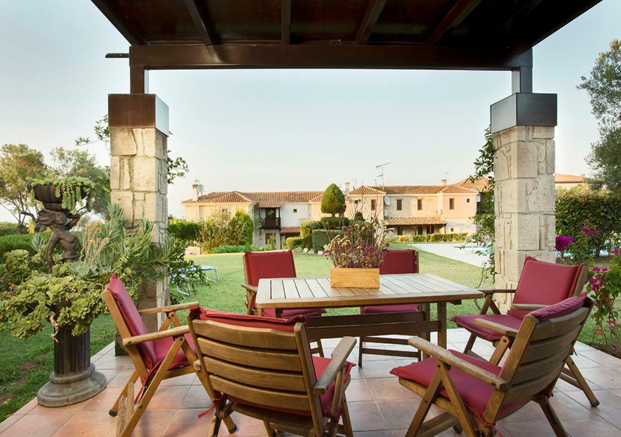 Rastoni Fabienne Shared Pool Maisonette, Afitos Bagian luar foto