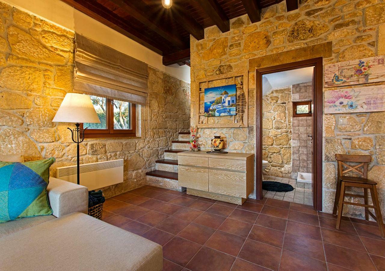 Rastoni Fabienne Shared Pool Maisonette, Afitos Bagian luar foto